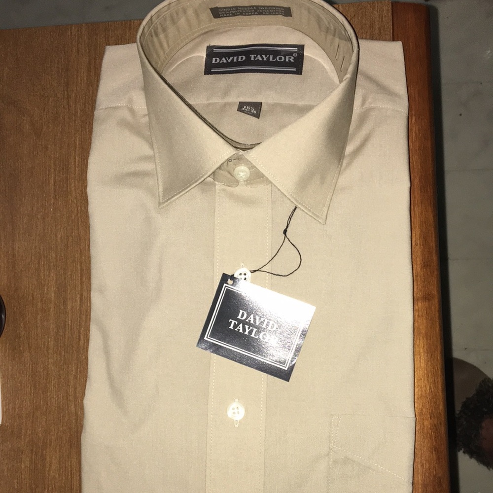 Men’s Classic Fit Dress Shirt